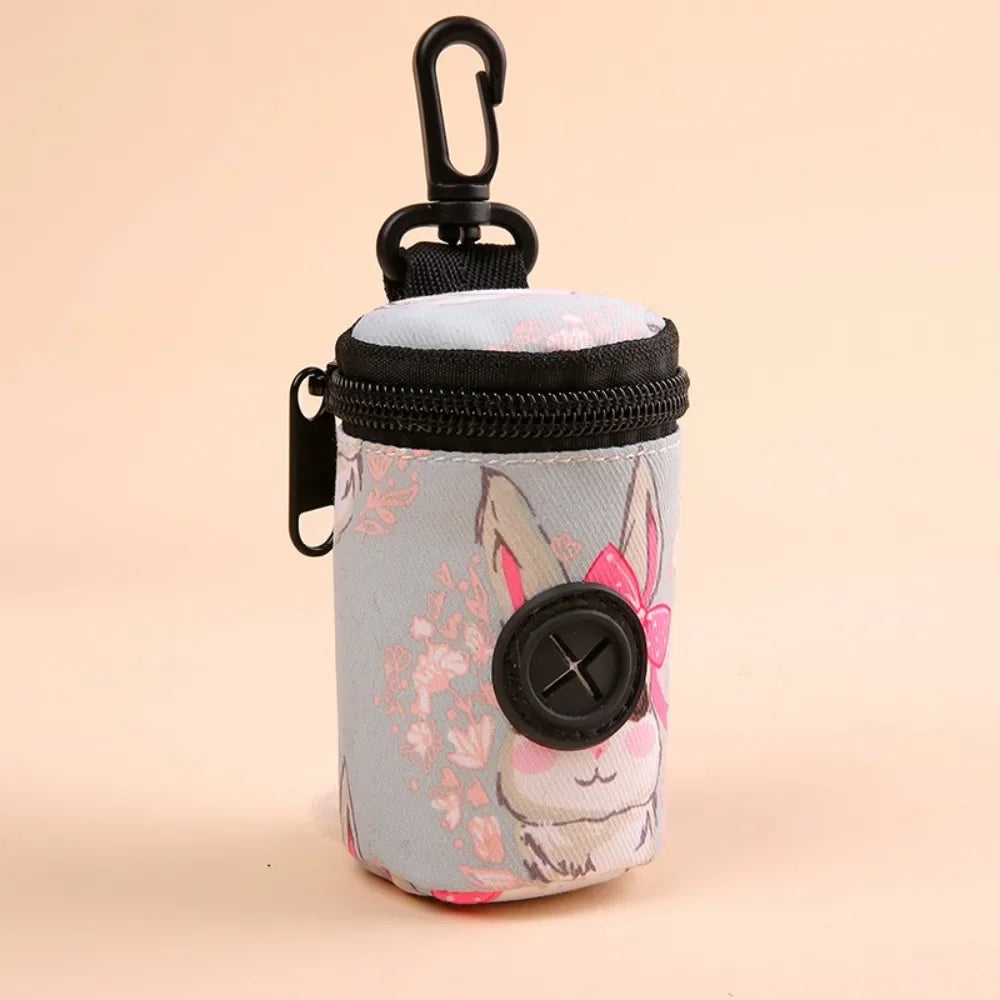 🌸 PawBloom™ Hangable Zipper Poop Bag Dispenser