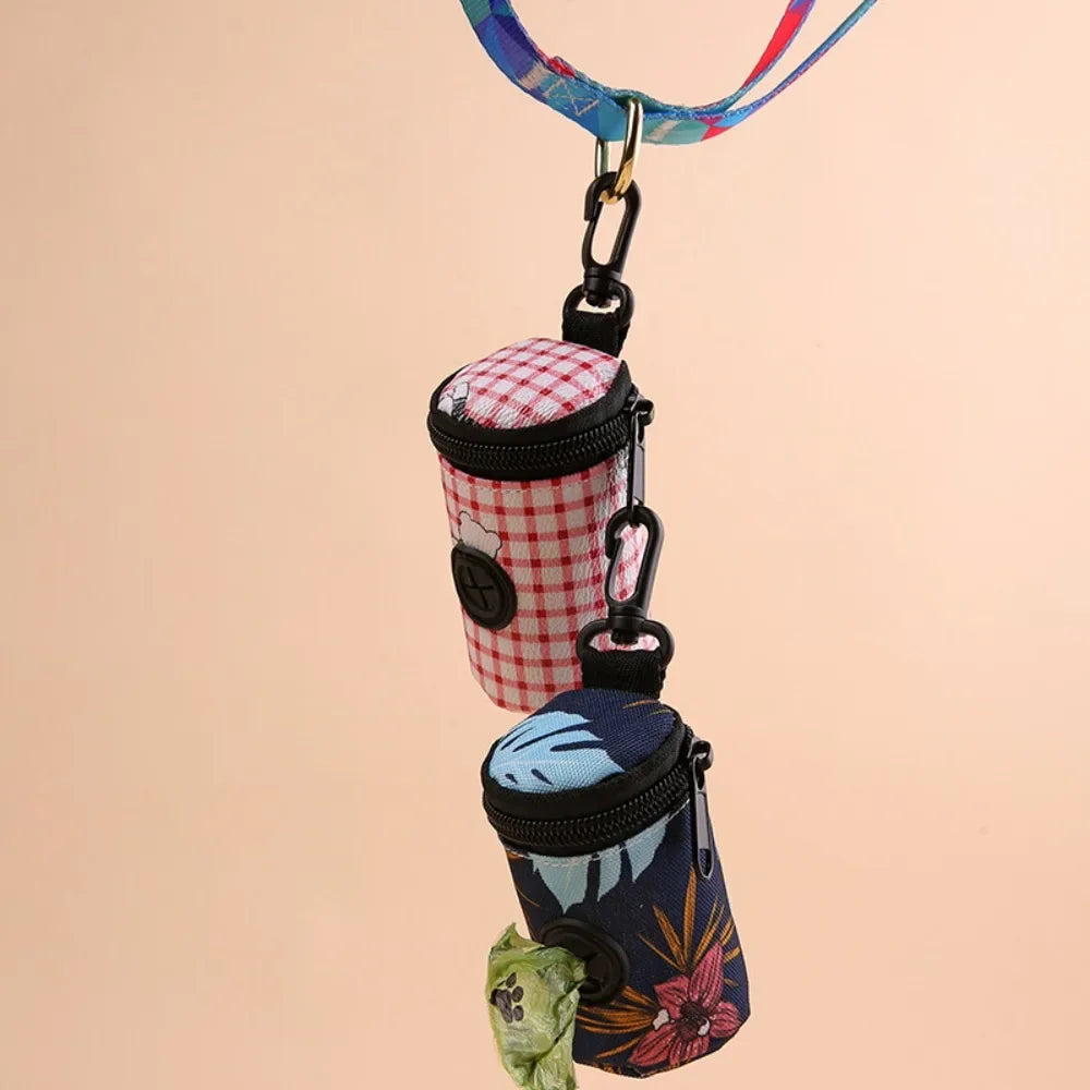 🌸 PawBloom™ Hangable Zipper Poop Bag Dispenser