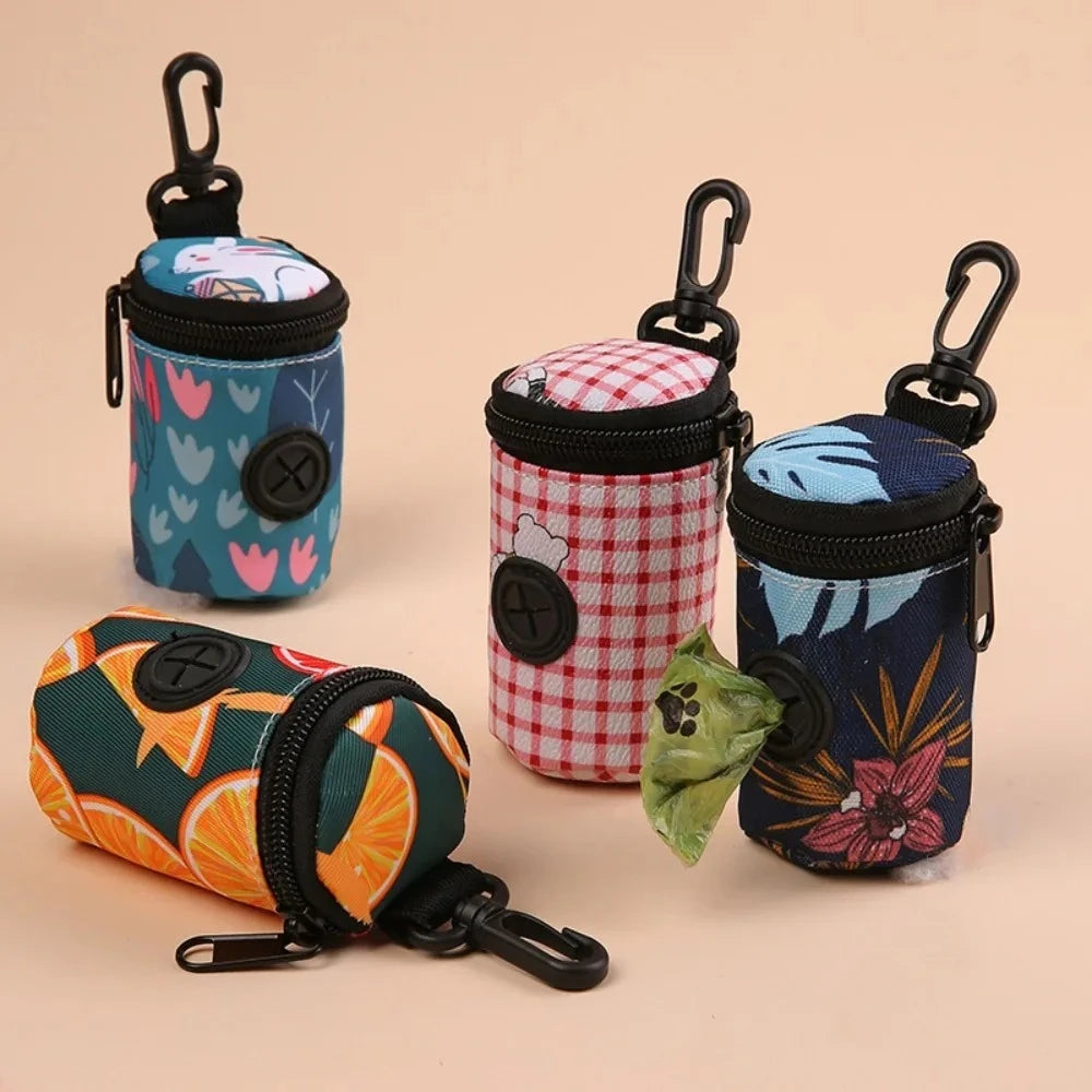 🌸 PawBloom™ Hangable Zipper Poop Bag Dispenser